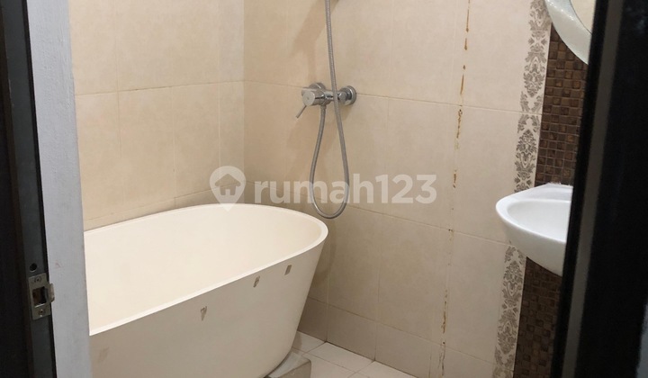 DISEWAKAN RUMAH TENGAH KOTA DAERAH TURANGGA 2