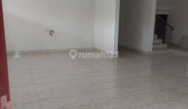 Rumah Hoek 3 Lantai di Komplek Elite Pantai Mutiara Pluit 2