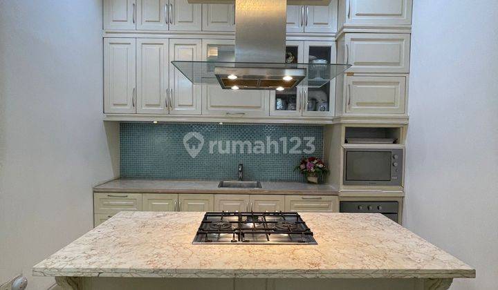 Rumah 2 lantai semi furnish,bagus,siap huni harga Nego di Pejaten 2