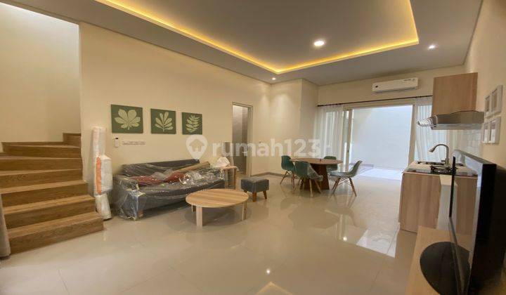 Dijual  Rumah Furnished Baru di Rungkut double Way 2