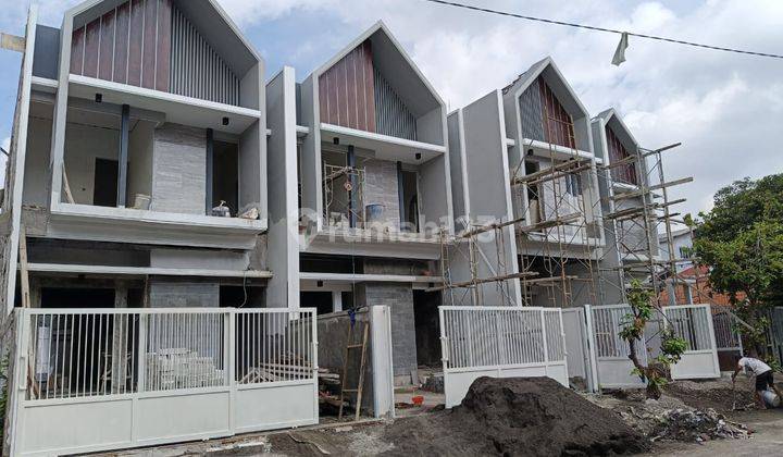 Dijual  Rumah Baru di Tenggilis Lebar Jalan 5 Mobil Dekat Ubaya 2