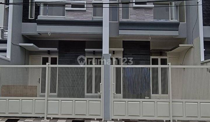 Dijual  Rumah Baru di Nginden, Nginden Lebar 6 Jalan 3 Mobil 1