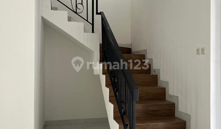 Dijual Rumah 2 Lantai Boulevard Hijau Harapan Indah Bekasi