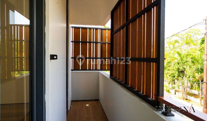 Dijual Rumah Modern Tropis di Kavling Al, Pondok Bambu, Jakarta Timur  2