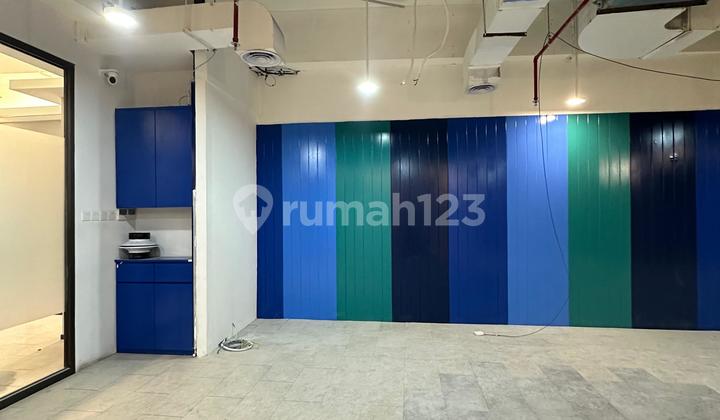 For Rent Office Space in Treasury Tower - Area 143 m² Semi Gross