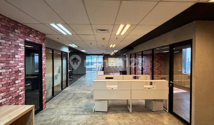 Di Sewakan ruang kantor Fully Furnished 229 m2 Jakarta Selatan | Menara 165 lantai 7