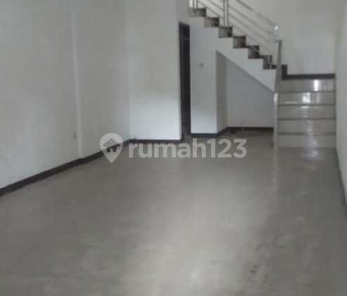 DISEWAKAN/DIJUAL RUKO KOPO RAYA MAINROAD3 LANTAI LB :  210 M2 ( 5 X 14 X 3 LT ) LT  :  70 - 85 M2LISTRIK :AIR JETPUMP  , KM.3 SHM HADAP SELATANOP : * SEWA 95 JT/THN NEGOO* JUAL : INFO : 0822xxxxxxxxTEGUH BUDIMAN/XMAC