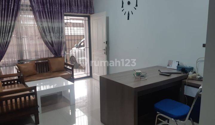 DIJUAL/FOR SALE RUMAH FULL RENOV , SIAP HUNI TKI II BLOK DEPANLUAS TANAH: 135 M²LUAS BANGUNAN: 120 M²LEBAR MUKA: 9 MKAMAR TIDUR: 3 + 1 GUDANGKAMAR MANDI: 2KAMAR PEMBANTU: 0*KITCHEN SET: ADA (BONUS KOMPOR TANAM,EXHAUST RINNAI,+EXHHAUST FAN DAPUR)LISTRIK: 5