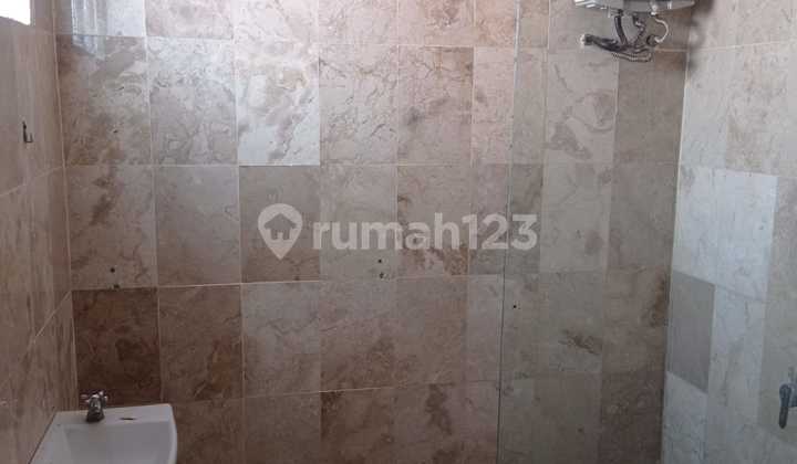 JUAL/SEWA RUMAH TAMAN KOPO INDAH, TKI 3 SIAP HUNILT/LB 96/130KT 3 (KT UTAMA BESAR)KM 2CARPORT 2 MOBILLISTRIK 1300 WATTAIR SUDAH SIBLE + FILTERLANTAI SDH GRANIT WATER HEATERKITCHEN SET HARGA 1.2M (NEGO TIPIS)HARGA SEWA 32 JT/THN (DEPOSIT 10%) 2