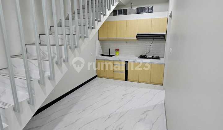 Rumah 2 Lantai Minimalis Modern Cakep. Taman Kopo Indah 