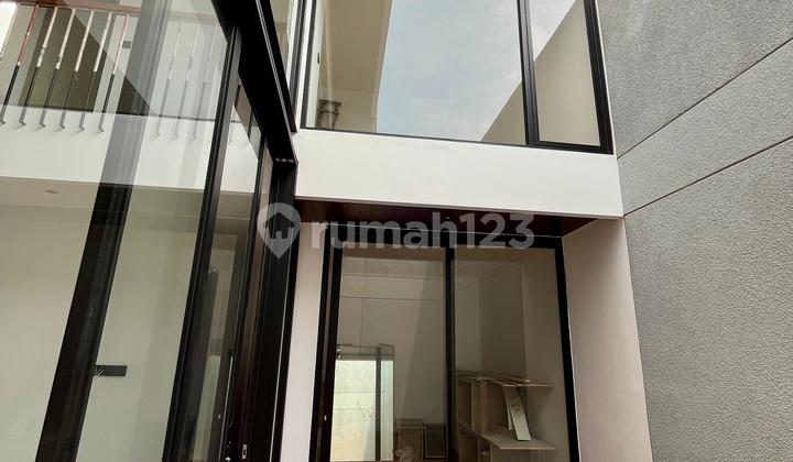 ✳️ Di Jual/for Sale Rumah Minimalis Furnish @ Kbp , 2 Lantai .lt :162 M2 , Lb : 217 M24 Kt + 1 Art3 Km + 1 Artmebel Dapur + Sink + Kompor 2 Tungku, Rak Tv R Kel , Canopy Kaca Carport, Mebel Meja Washtafel Km + Cermin .yg Blm Hand Railing Tangga,tangga Put