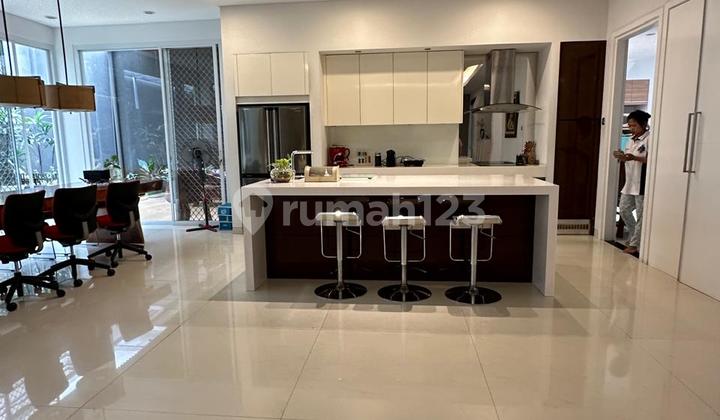 For Sale Luxury House Kota Baru Parahyangan Land 630m² Building 533m², 4+1 floors, 2+3 fish pond, 2-car garage, 2-corner lot, fully furnished, 1.3 billion negotiable.