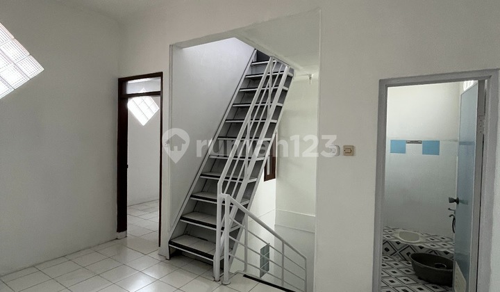 DIJUAL/FOR SALERUMAH SIAP HUNI FULL RENOVASI ,LOKASI TKI 3 LT : 144M²LB : 225M²KAMAR : 5. KM : 3GARASI : 1 CARPORT: 1LISTRIK: 4500WAIR : SIBEL 100M (BERSIH)HADAP : BARATSHMLEBAR MUKA : 9MHARGA: 1,95M NEPISINFO : 08221857xxxxTEGUH BUDIMAN/XMAC DIJUAL/FOR SALERUMAH SIAP HUNI FULL RENOVASI ,LOKASI TKI 3 LT : 144M²LB : 225M²KAMAR : 5. KM : 3GARASI : 1 CARPORT: 1LISTRIK: 4500WAIR : SIBEL 100M (BERSIH)HADAP : BARATSHMLEBAR MUKA : 9MHARGA: 1,95M NEPISINFO : 08221857xxxxTEGUH BUDIMAN/XMAC