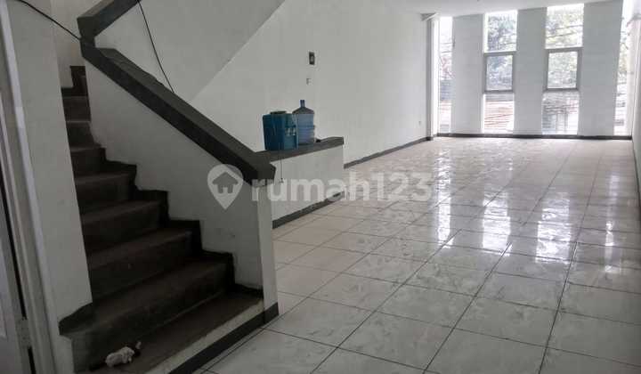 Disewakanruko 3 Lantai , Mainroad Gempol Cijerah.spesifikasi:luas Tanah 86 M2 Luas Bangunan 200 M2lebar 4.5 Mtr , Shm , Air Artesis  2