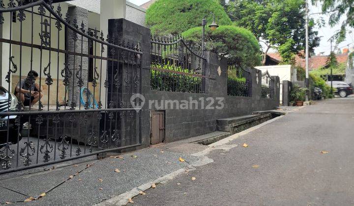 Rumah Bagus di Sekitar Tebet Jakarta Selatan  2