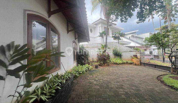 Dijual Rumah 2 Lantai Dengan Halaman Luas Dan Kolam Renang 2