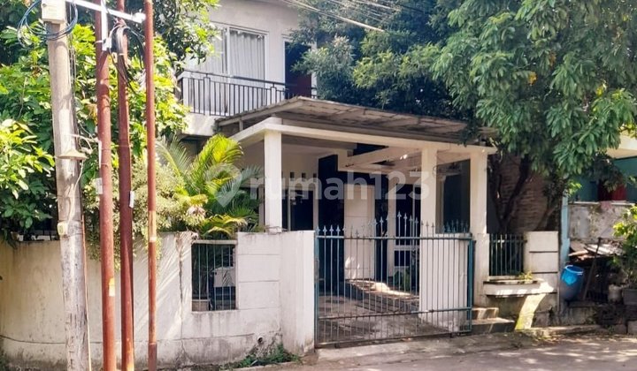 Dijual Rumah Hoek di Bukit Cimanggu