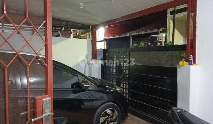 Rumah 2 Lantai Sudah Renovasi SHM di Harapan Indah 1, Bekasi 2