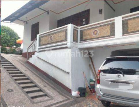 Rumah di Vila Pertiwi Depok ada kolam renang 2