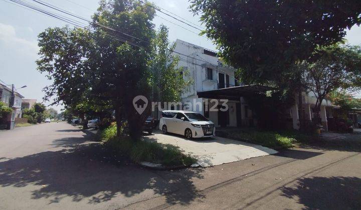 Rumah 2 lantai di Perumahan Raffles Hills Sukatani Tapos Depok Jawa Barat.
 2