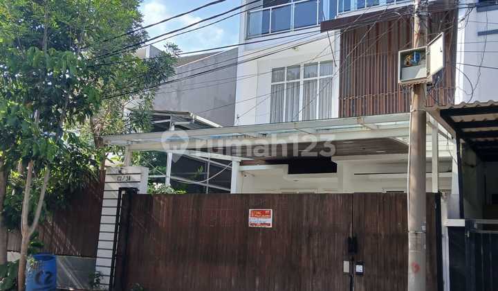 Kelapa Gading - Dijual Lelang Rumah 3 Lantai Perum Imperial Gading