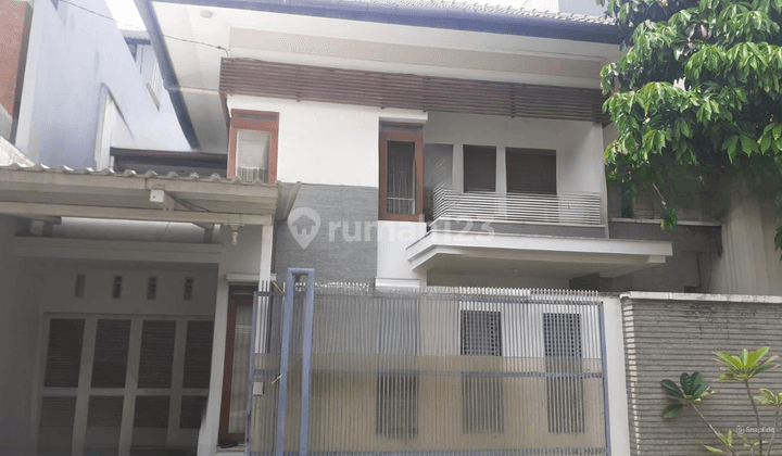  Rumah Bagus Siap Huni Area Kebayoran Baru 1