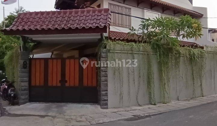 Rumah 3 Lantai Sudah Renovasi Shm Di Area Blok M 1