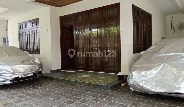 Rumah Mewah 3 Lantai Sudah Renovasi Di Area Blok M 2