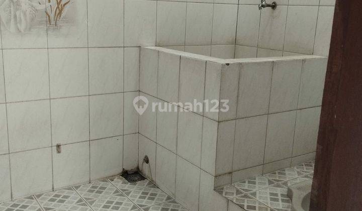 Rumah besar siap huni di Komplek pharmindo 2