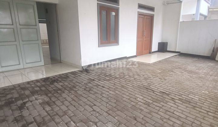 DI KONTRAKAN RUMAH BAGUS 2 LANTAI MAIN ROAD ANTAPANI COCOK BUAT USAHA 1