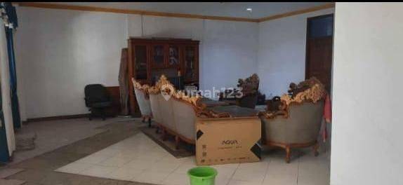 Di Jual Rumah 3 Lantai Area Batununggal Dengan Furnished Mewah 2