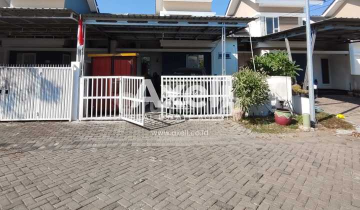 For Sale SWP Residence Row House on a Wide Road
