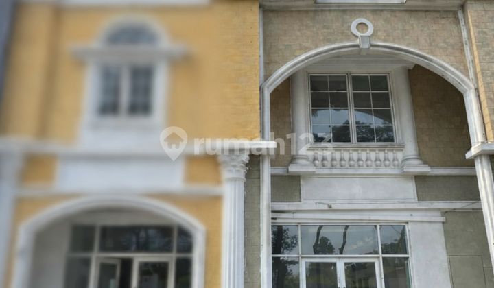3-Story Shop House for Sale, 3 Bathrooms + Hook Position - Bolsena, Gading Serpong