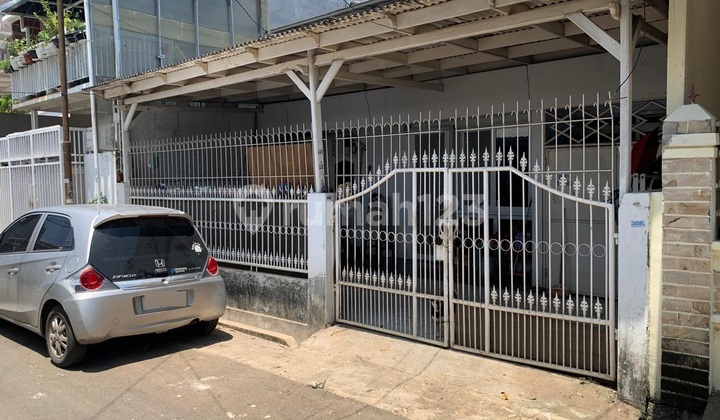 Dijual Rumah, Daya Listrik 2200 Watt, Sumber Air Pam di Bojong Indah, Jakarta Barat