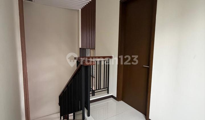 Rumah Mewah 3 Lantai Furnished Terenovasi - Zora Kimora BSD 2