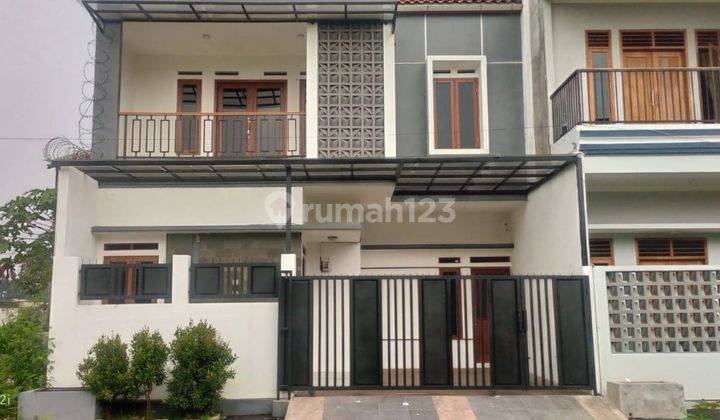 Rumah 2 Lantai SHM Baru Diarcamanik bandung 2