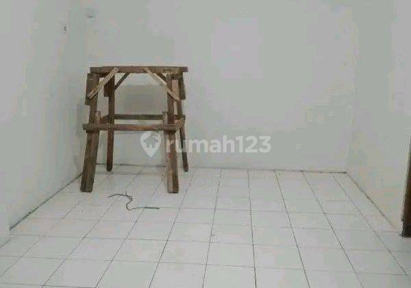 Dijual Rumah samping jalan SHM kondisi Bagus terawat siap huni. 2