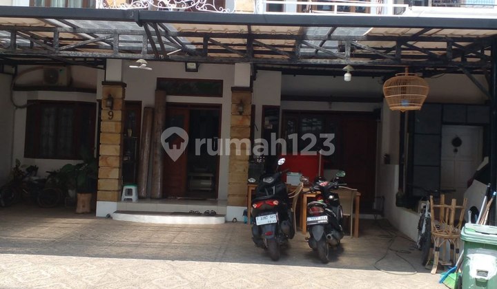 Rumah 2Lantai Minim Renovasi SHM di Soekarno Hatta