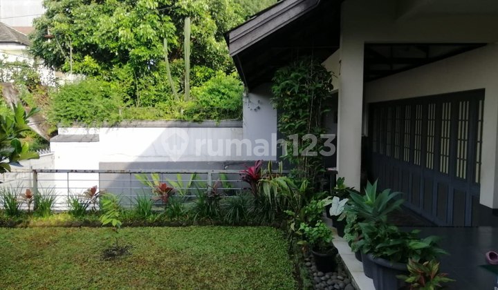 Nice Comfortable House in the Elite Setrasari Area, Bandung City. 2