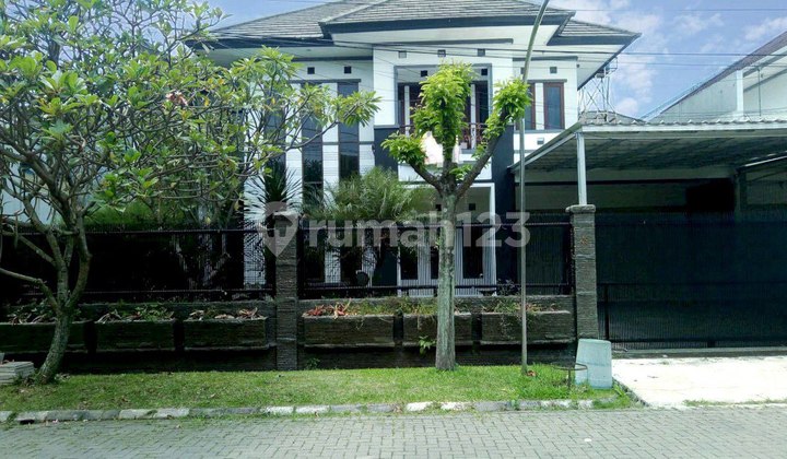 Rumah Luxury Ada Kolam Renang di Batununggal