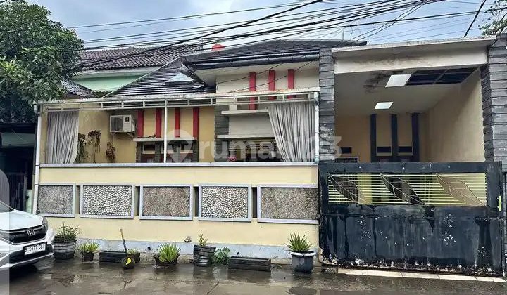 Nice Maintained House Strategic Location in Buah Batu Bandung