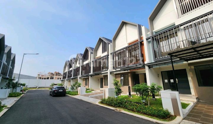 For Sale, Neat/Good House Ready to Occupy, 2 Floors, Northeast Facing. (Lvbyn)