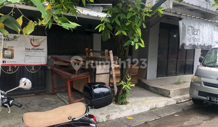 Di Jual Rumah Plus Toko ,Posisi Hoek Lokasi Strategis Jalan Utama .Jny Alsut 2