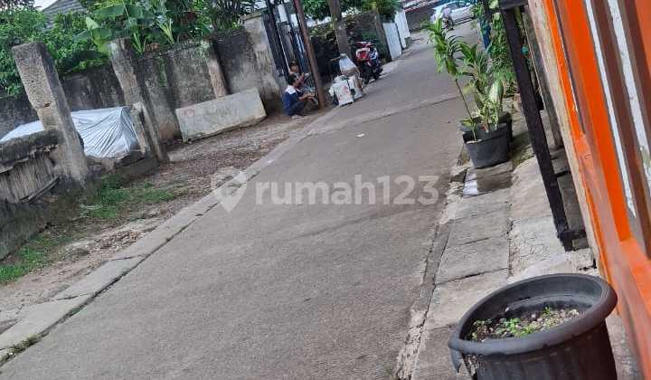 Di Jual Rumah Murah,Lokasi Pinggir Jalan Utama Graha Raya Bintaro.5 Menit ke Pintu Toll Perigi 2