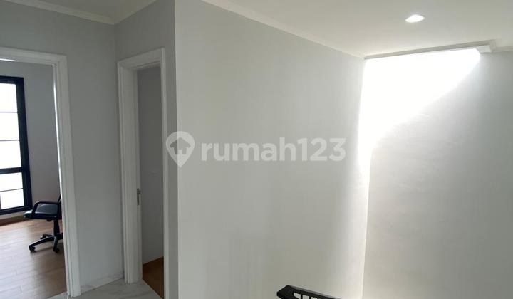 Di Jual Rumah Sutra Winona .Alam Sutra,3 Lt American ******** Kitchen Set, Kompor Listrik,Ac Setiap Kamar, Kulkas, Gordyn, Sofa, Meja Makan, Cctv 5 ******** 2
