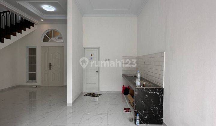 Rumah 3 Lantai SHM Terjangkau Di Depok Sudah Renovasi 2