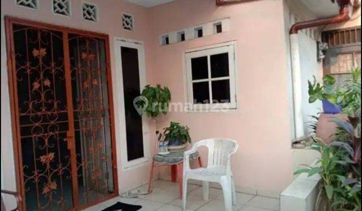 Rumah 2 Lantai Bagus Unfurnished SHM di Rempoa Tangerang 1