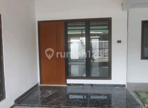 Rumah Baru Modern SHM Wiguna Selatan Rungkut dekat bandara, akses tol 2