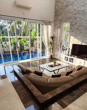 Jual Rumah Mewah Private Pool Garasi 4 Mobil Citragran Cibubur 2