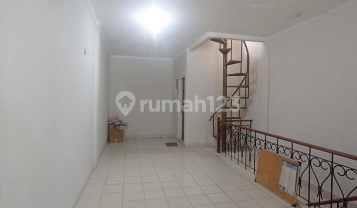 For Sale 2-Story Shophouse Ready to Use in Sentra Eropa Kota Wisata 2